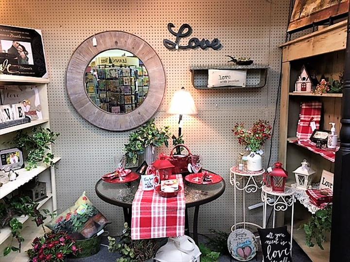 Countryside Village Gifts Gifts & Collectibles Braidwood, IL